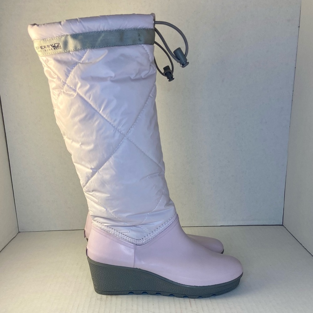 SPERRY wedge insulated quilted snow/rain boots. Women’s 8. With draw cord